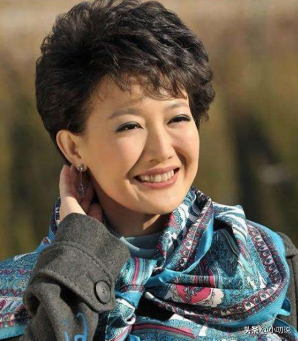 央視“拼命三娘”梁豔，努力工作26年未遇心儀人，年近半百仍未婚