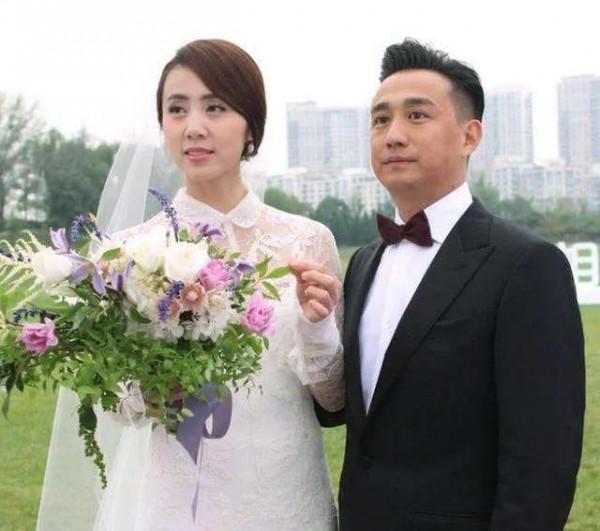 黃磊背後的女人，甘願放棄正當火的事業做家庭主婦，真的幸福嗎？