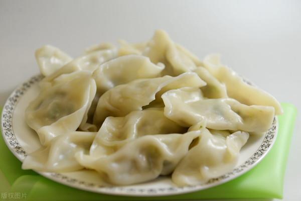 包鮁魚餃子時,牢記調餡小妙招,餃子鮮香味好,營養又好吃 包鮁魚餃子時,牢記調餡小妙招,餃子鮮香味好,營養又好吃