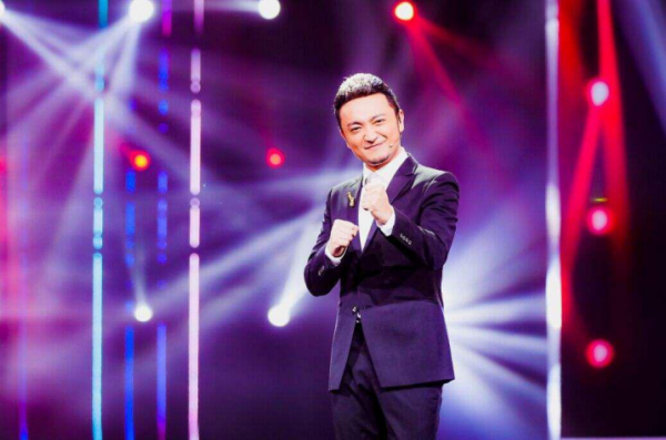 尼格買提：30歲娶帕夏古麗，結婚8年沒有孩子，風光背後有眼淚