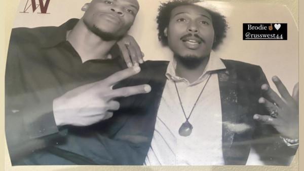 想死你了！媒體曬戴維斯與詹姆斯在婚禮現場興奮擁抱照