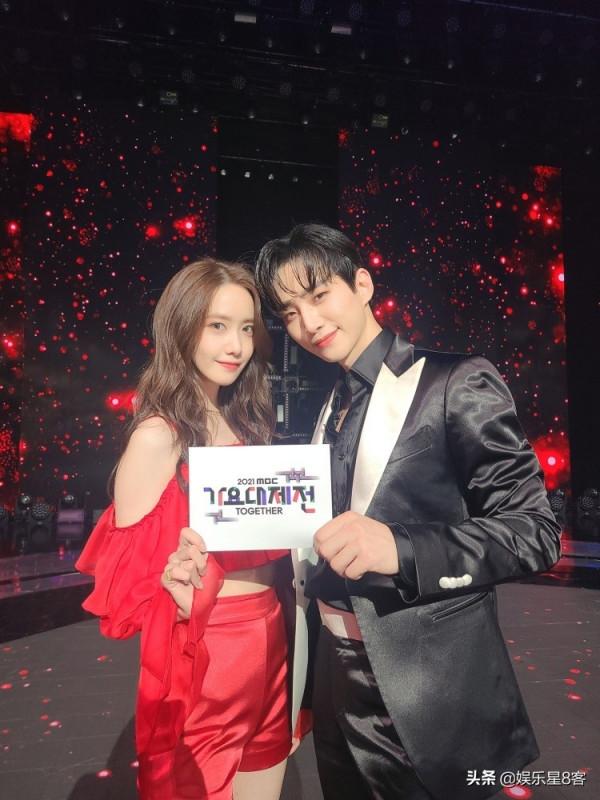 最佳允兒VS最差全昭旻！年末頒獎禮韓國女明星時尚點評