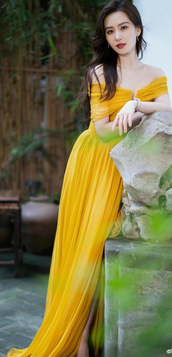 劉詩詩 黃色長裙波浪發(高畫質組圖)知性優雅 劉詩詩 黃色長裙波浪發(高畫質組圖)知性優雅