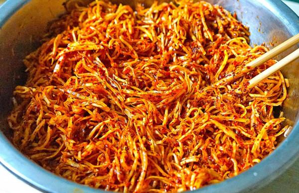 私藏20年的辣疙瘩兩種鹹菜做法，3分鐘教會你，香辣爽脆，超下飯