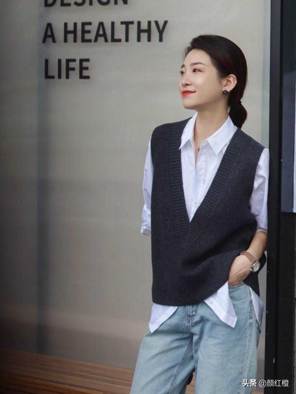 這才是“馬甲”的正確穿法，保暖又洋氣，幾種搭配讓你氣質翻倍