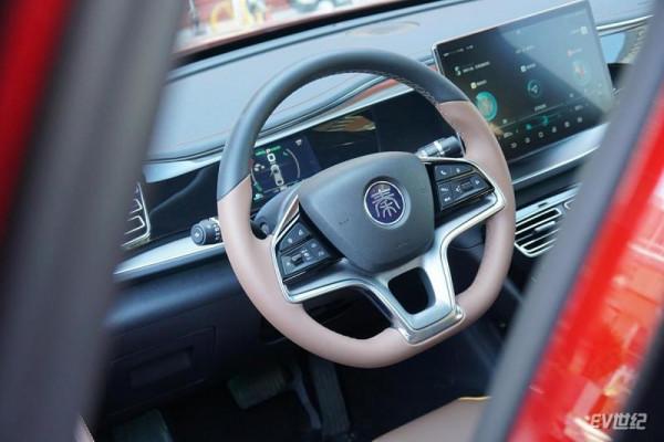 試駕比亞迪秦PLUS EV 一臺有顏/有料/有續航的小號漢EV