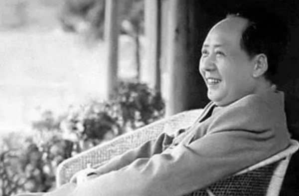 毛主席託汪東興約趙鶴桐回中南海,見面後主席:你是不是把我忘了 毛主席託汪東興約趙鶴桐回中南海,見面後主席:你是不是把我忘了