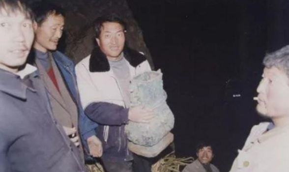 2003年，5位村民挖出27件國寶，揭開西周歷史疑案，政府獎勵20萬