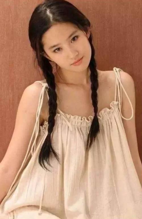 小小搬運工,大明星劉亦菲 小小搬運工,大明星劉亦菲