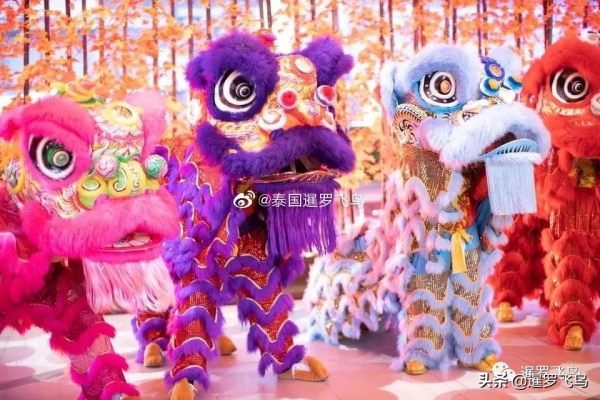 泰國年味兒特別濃，唐人街是春節大廟會，各大商場爭奇鬥豔拼裝飾