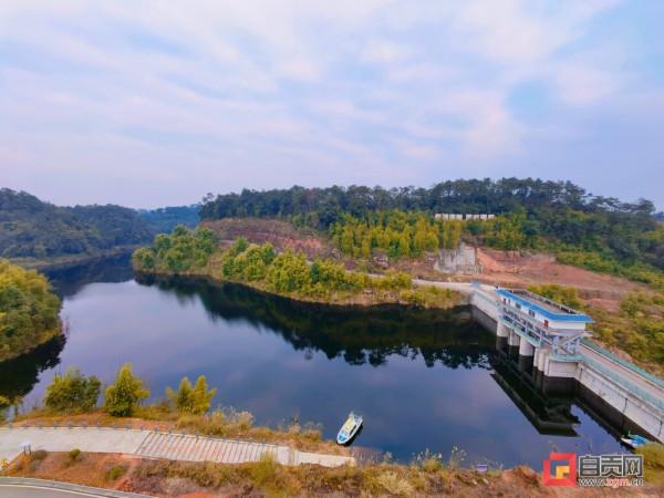 狸狐洞水庫的無限春光