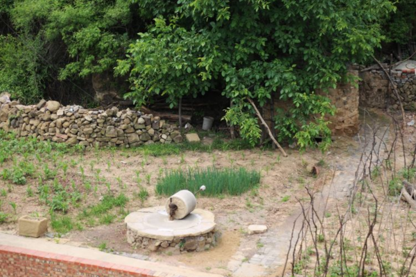 北京深山中的千年古村，村內都是四合院卻無人居住，距京城86公里