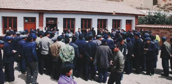 玉河村往事之六（烈火煉人心）講述了一場大火燒光那些人的遮羞布