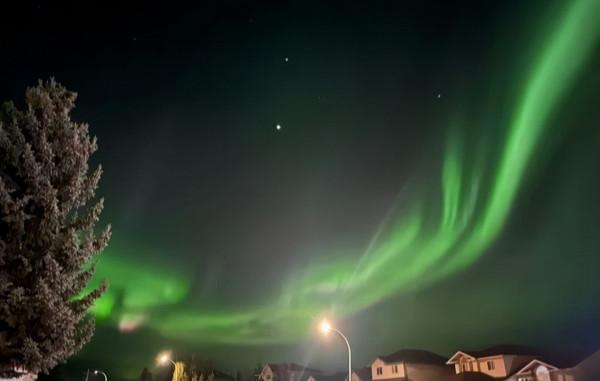 溫哥華上演極光盛宴!最近幾天都能看 溫哥華上演極光盛宴!最近幾天都能看