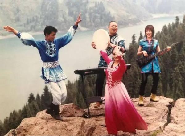 9對“陰陽相隔”的昔日情侶，4個癌症，3個自殺，2個意外