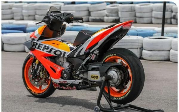 本田彎梁RS150R,配置超強 本田彎梁RS150R,配置超強