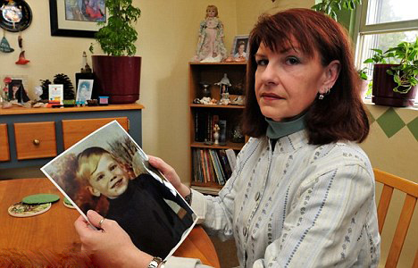 男孩失蹤七年，被找到時只剩一堆白骨，兇手竟然吃掉了他的身體