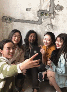 意外走紅的8位大網紅,一個比一個神奇,有人因戴口罩採訪而爆紅 意外走紅的8位大網紅,一個比一個神奇,有人因戴口罩採訪而爆紅