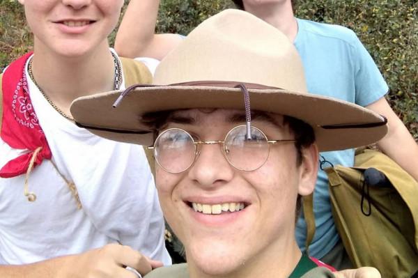 美國17歲男孩用氣槍指警察 被連開12槍當場擊斃 美國17歲男孩用氣槍指警察 被連開12槍當場擊斃