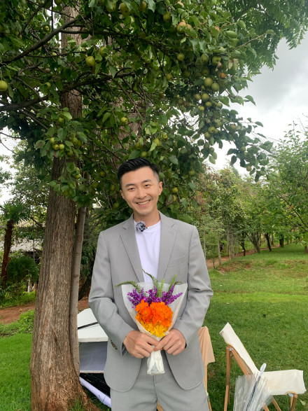 #謝清瀚高文君官宣# 恭喜!沒想到真的從節目中甜到了現實裡~撒花 #謝清瀚高文君官宣# 恭喜!沒想到真的從節目中甜到了現實裡~撒花