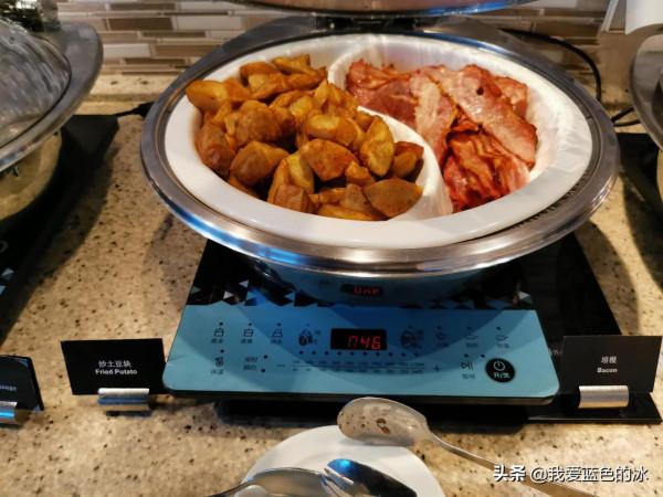 邊欣賞故宮景色邊吃早餐