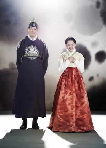 韓國初代國民妹妹，曾慘遭金範戀情背叛，後歷經4次手術險些截肢