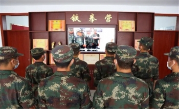 競相打卡！綠色導彈軍營多了一座“紅色氧吧”……