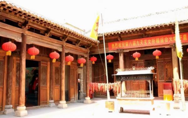 去了山東水滸好漢城,再也不惦記威震天那張碎嘴 去了山東水滸好漢城,再也不惦記威震天那張碎嘴