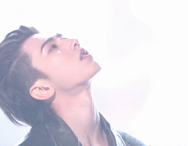 芒果年貨節：twins胖成姨，鞠婧禕半永久妝發，蔡徐坤霸氣開演