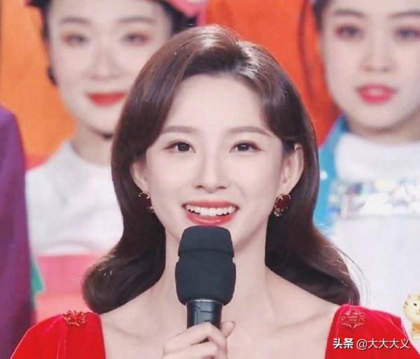 馬舒凡這次該火了吧？榮登央視春晚 盡展才貌風華 這樣的姐姐喜歡嗎