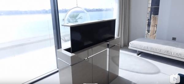 迪拜小哥甩賣7.7億豪宅 買就送勞斯萊斯和法拉利 迪拜小哥甩賣7.7億豪宅 買就送勞斯萊斯和法拉利