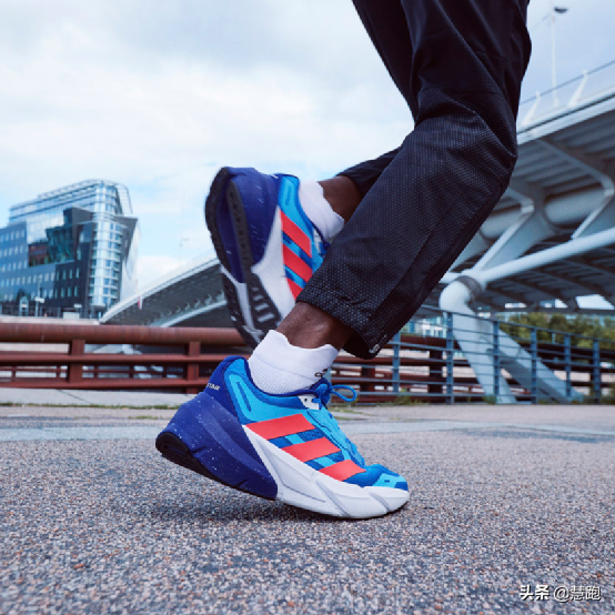 阿迪達斯推出新款ADISTAR訓練鞋：長距離跑的最佳選擇嗎？