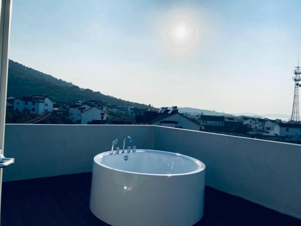 東山小憩，拾隅為家