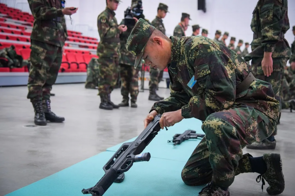 期末考試季?巧了,東風快遞員也是 期末考試季?巧了,東風快遞員也是