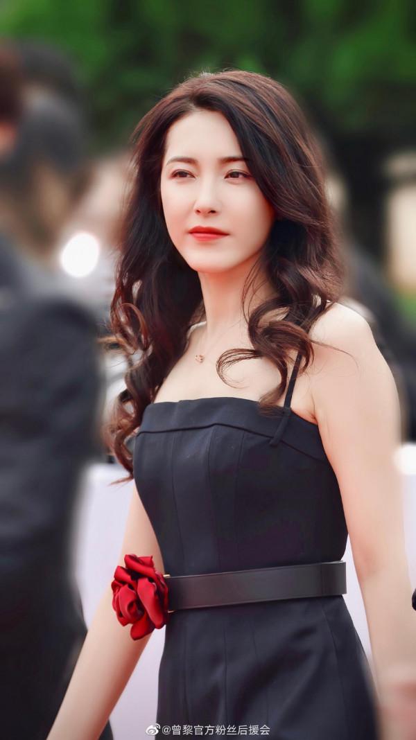 文榮獎紅毯：許凱、任豪、劉浩存、周也、辣目洋子、張予曦、曾黎