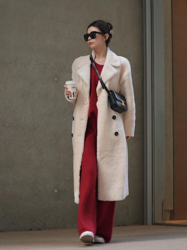 女孩身材不足160，卻憑“3個穿搭思路”美出圈，時尚與身材無關