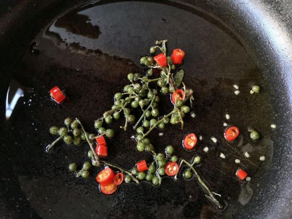 金湯藤椒魚片：鮮香嫩滑，酸辣爽口，家庭版快手菜