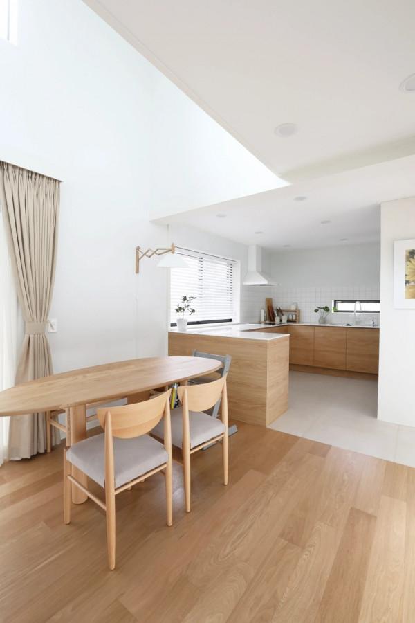 一家三口的幸福生活：住獨棟別墅上下兩層帶院子，164㎡清爽溫馨