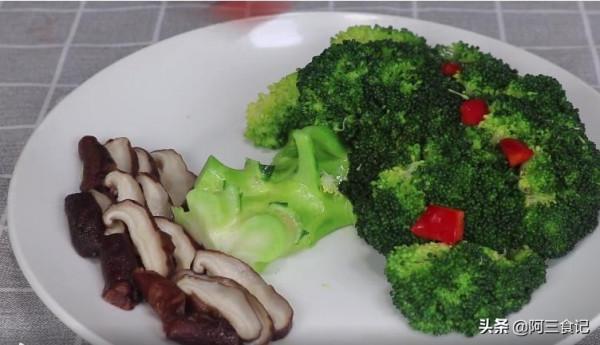 年夜飯最受歡迎的一道菜,“吉祥發財樹”,食材簡單,營養又解饞 年夜飯最受歡迎的一道菜,“吉祥發財樹”,食材簡單,營養又解饞