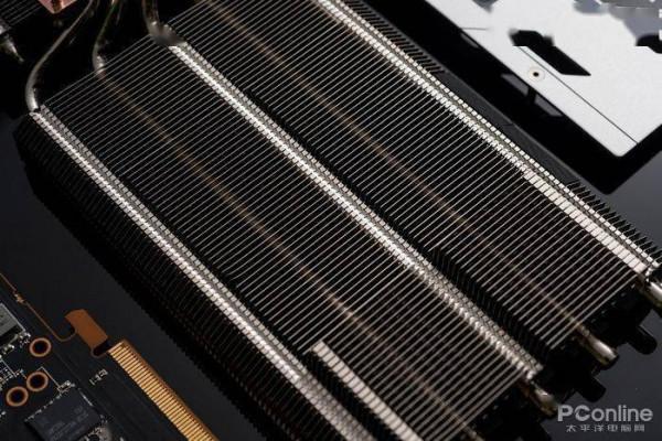 藍寶石RX 6900 XT 超白金 極光特別版評測：一年後RX 6900 XT更強了？