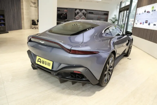 配八缸發動機，迸發510匹馬力，阿斯頓&CenterDot;馬丁 Vantage怎麼樣？