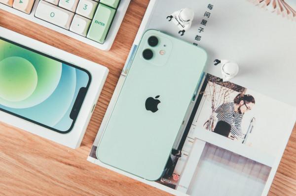 5.4寸小屏iPhone清倉，從5499來到4199，降下1300元確實走心