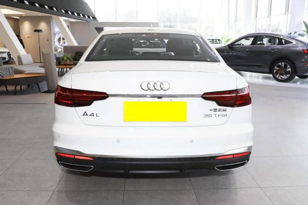 全新奧迪A4L到店實拍，標配2.0T動力，軸距2908mm，30.68萬起