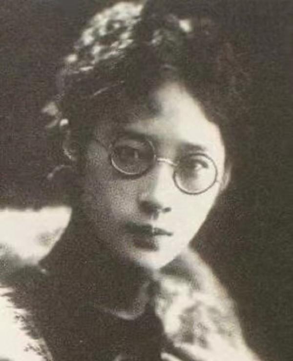 “合肥四姐妹”年幼為何與繼母不和？父親偏愛後妻，對子女薄情