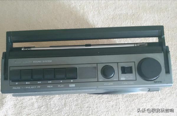 日立HITACHI TRK-510E 收錄機音響 2波段行動式收音機 日立HITACHI TRK-510E 收錄機音響 2波段行動式收音機