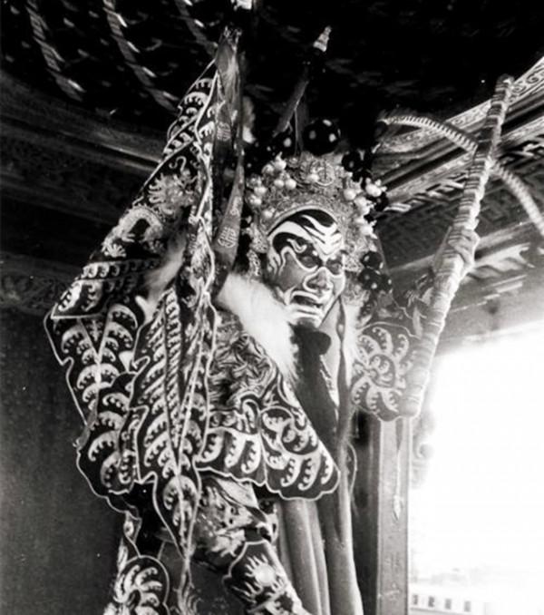 “南猴王”六齡童的葬禮：唐僧送最後一程，上千群眾道別