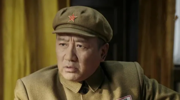 同樣演彭德懷，《長津湖》裡的周小斌與這6位演員相比，差別在哪