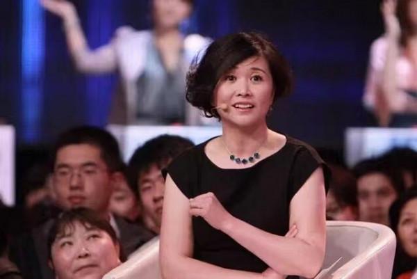 “非誠勿擾”黃菡：倒追嫁同學，恩愛30年無緋聞，女兒比她還漂亮