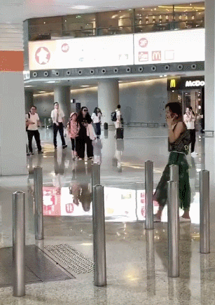 還記得徐崢陶虹的女兒徐小寶嗎？13歲的她越來越漂亮了