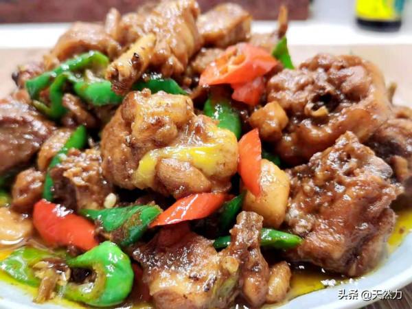 炒雞簡單又好吃的正確做法，不柴不腥，雞肉滑嫩入味，超下飯